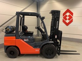 Toyota 02-8FGF30